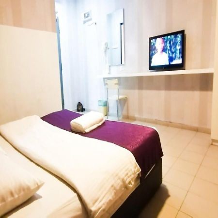 บิซ โฮเต็ล Hotel บาตู ปาฮัท ภายนอก รูปภาพ