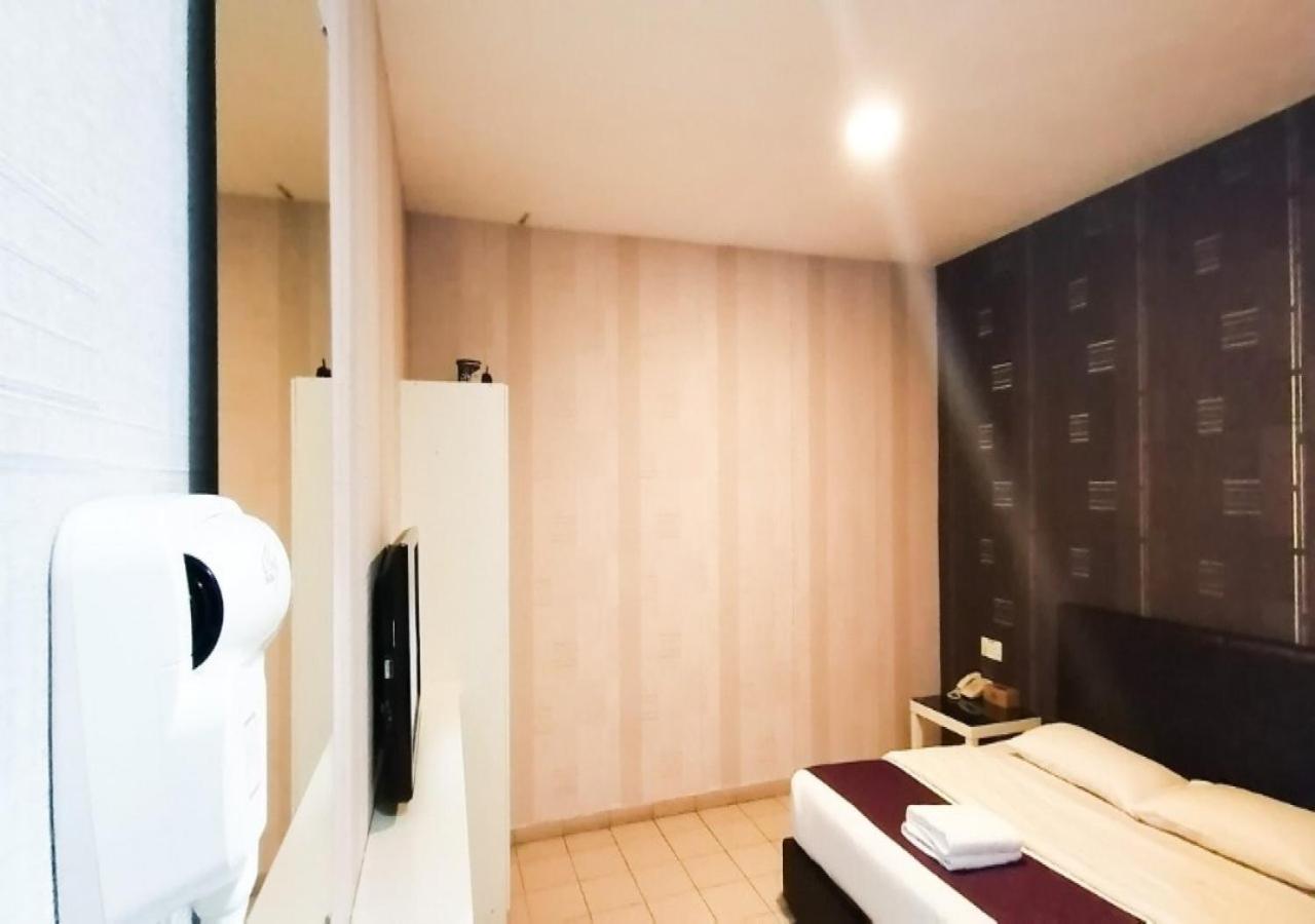 บิซ โฮเต็ล Hotel บาตู ปาฮัท ภายนอก รูปภาพ